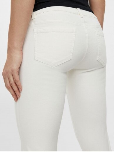 Slim fit maternity jeans by Mama;licious  (white) 3