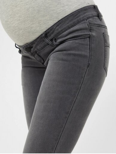 MLLOLA slim grey jeans by Mama;licious (Grey Denim) 4