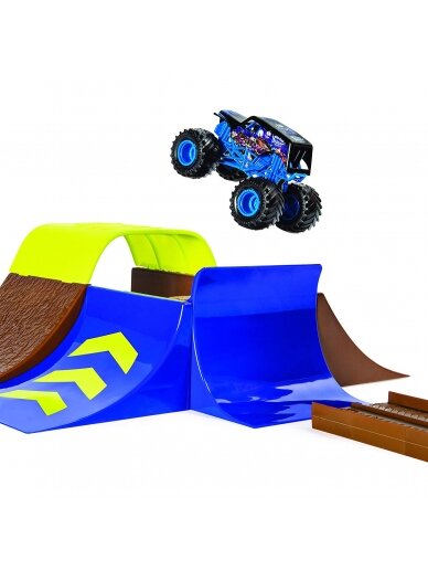 MONSTER JAM trasos konstrukcijų rinkinys su visureigiu 1:64 Basic  Stunt, 6045029 6